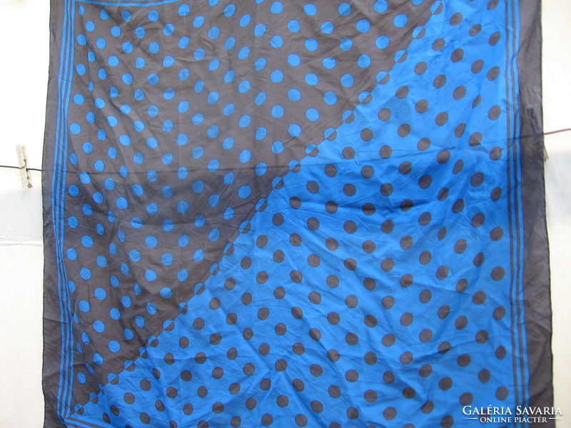 Jane Shilton selyem kék-fekete pöttyös kendő
