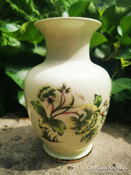 Ravenhouse green flower vase