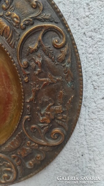 Gyönyörű bronz réz falitàl vadász stílusú Hubertus vadàsz jelenet.fali dísz 1,2 kg