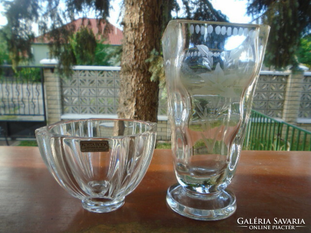 Párban Kosta & Boda szignált különleges üveg kisméretű kristály váza vastagok és nagyon nehezek ﻿