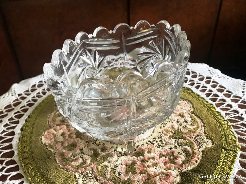 Special, giftable, larger, flawless, old, four-legged, engraved crystal bowl