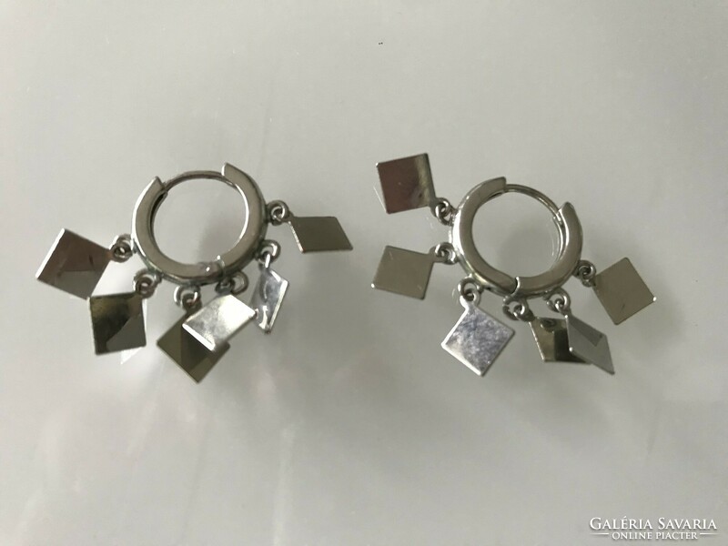 Divatos Nemesacél fülbevalók kör illetve négyzet alakú csüngőkkel