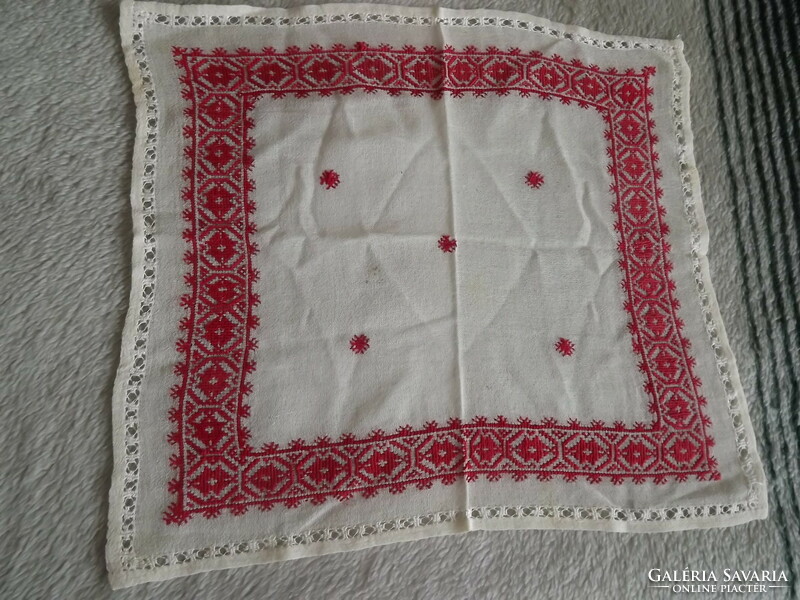 Artistic small tablecloth - very fine work on a handkerchief made of sorghum 29 cm