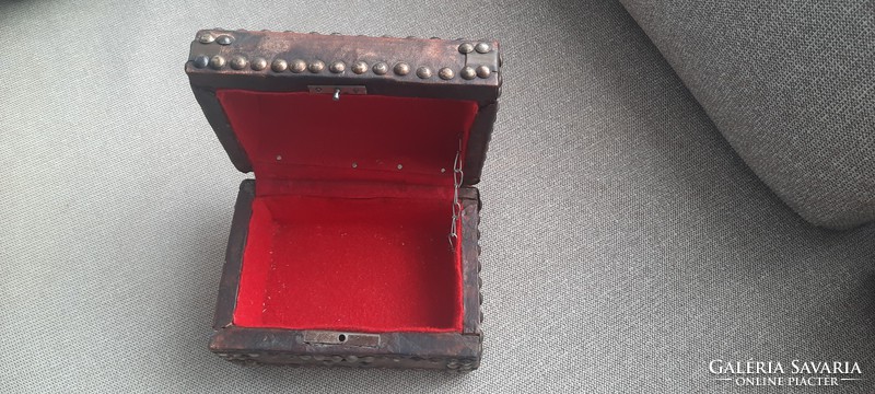 Leather jewelry box