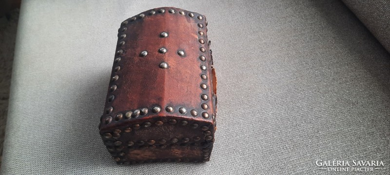 Leather jewelry box