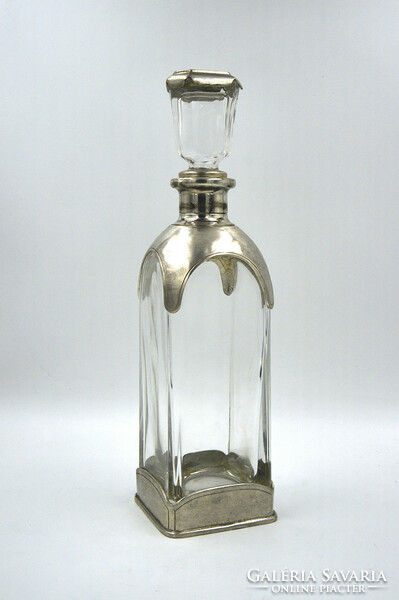 Ón-üveg kiöntő dugóval. Formába fújt, különlges darab az 1920-as, 30-as évekől.
