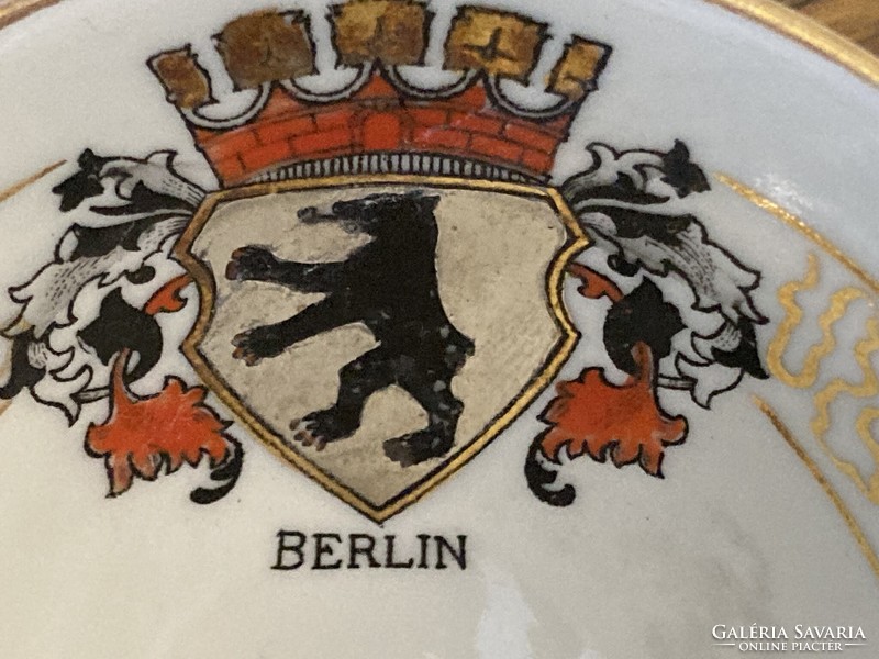 Kronach OCA kávés Berlin címerével