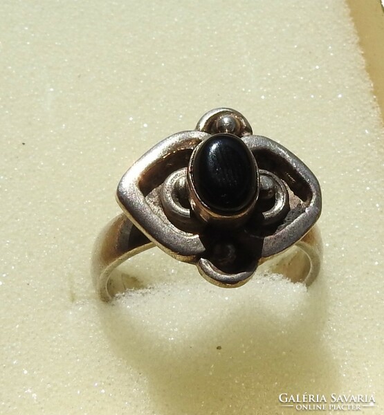 Old black stone solitaire gold ring with gold