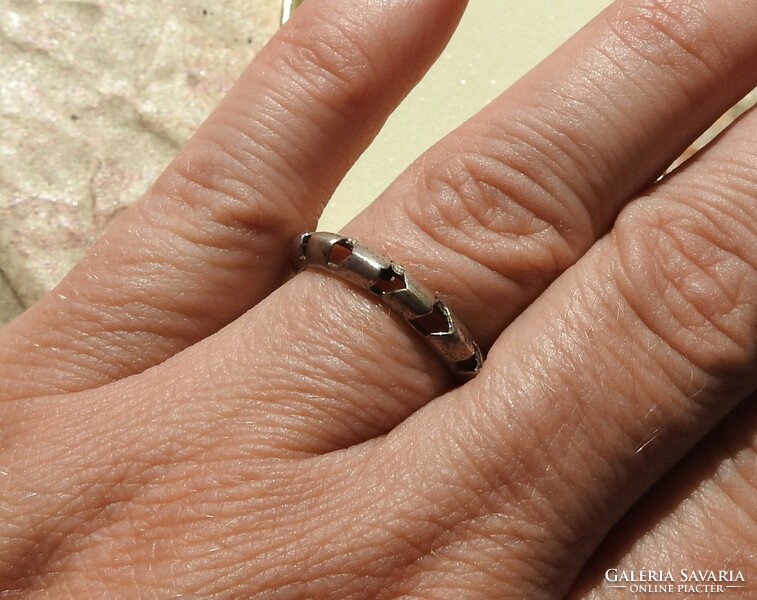 Modernista  áttört díszítésű ezüst gyűrű