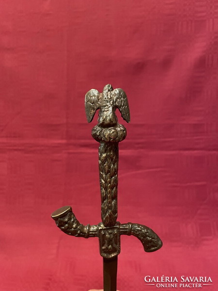 Dagger with eagle statue on the handle