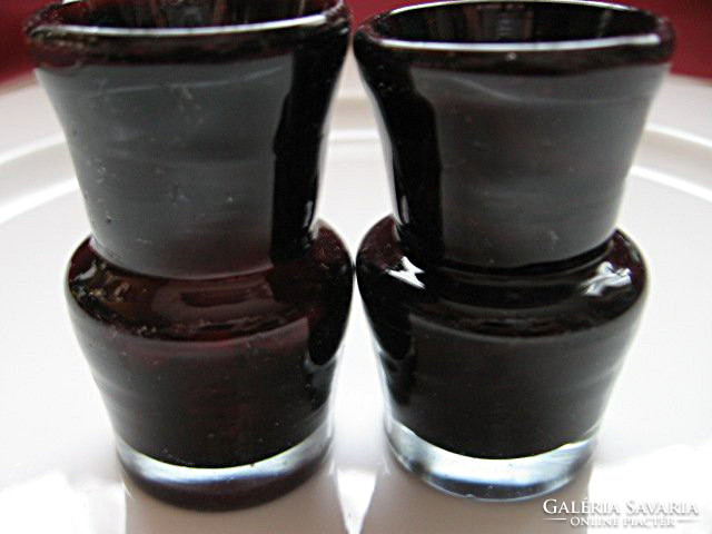 2 db antik fekete-bordó emeletes csiszolt aljú pohár
