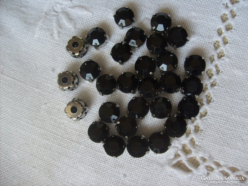 Beads, buttons, pearl buttons