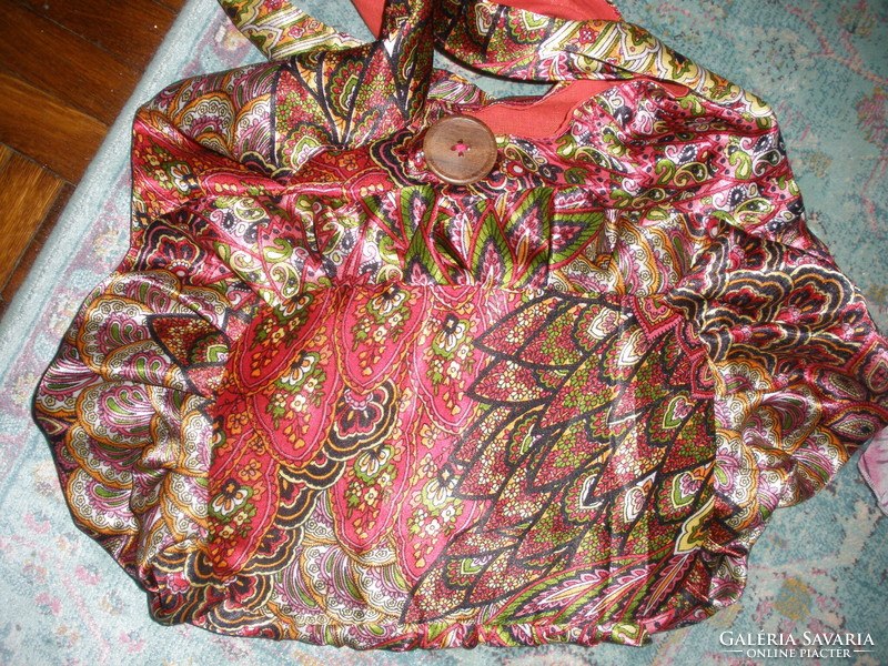 Gyönyörű, kézműves selyem táska