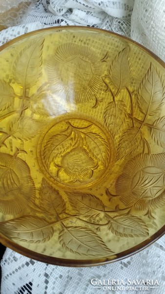 Amber glass bowl with rosy