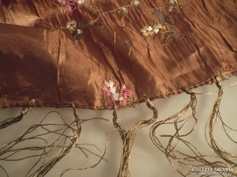 Scarf - real silk - 142 x 60 cm +15 cm fringe - embroidered - flawless