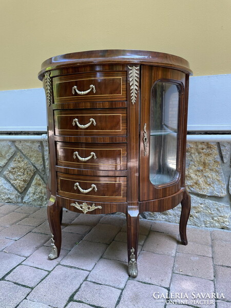 Chest of drawers with a nice shape