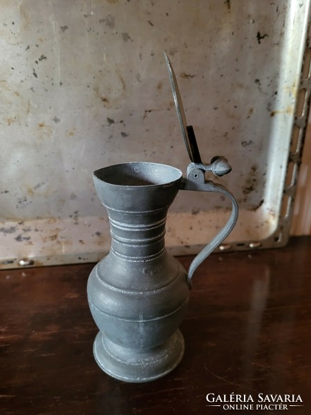 Tin cup with lid with acorns