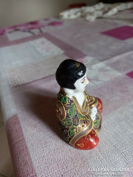 Antik Satsuma 24k Aranyozasu Budha Csont Porcelan Szobor
