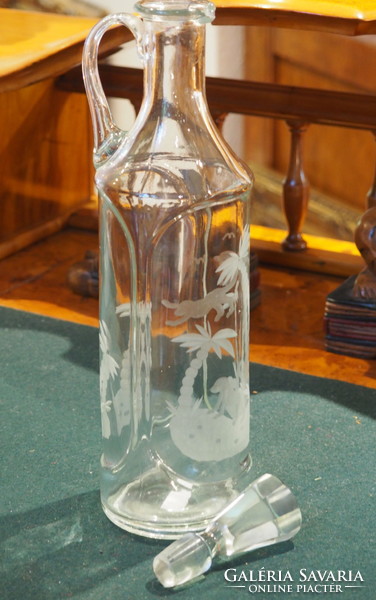 Polished stoppered vinegar bottle with palm pattern