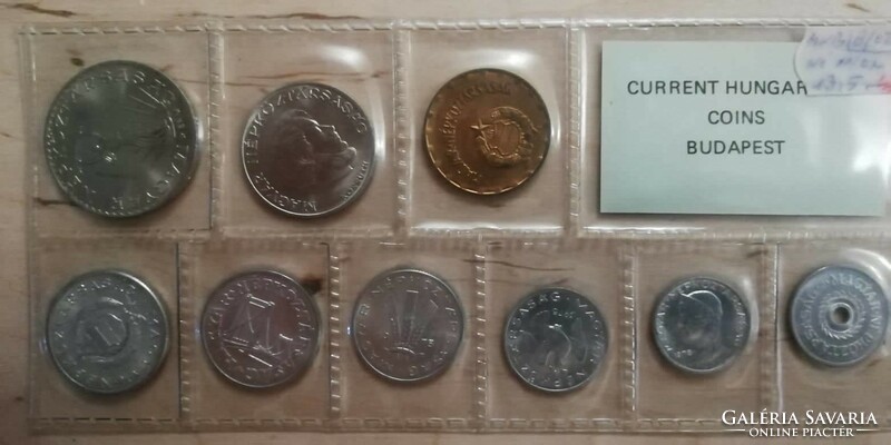 Hungarian monetary series 1975 in original case with rare 5 and 10 forints