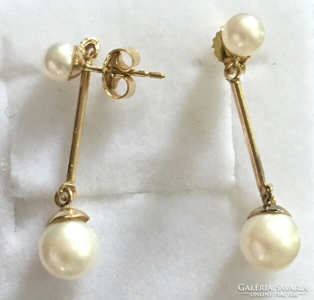 Vintage yellow gold pearl earrings