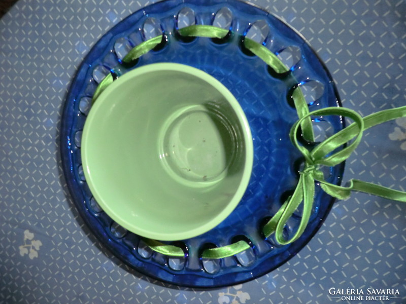 Blue bowl with a uniquely decorated table centerpiece decorated with a diameter of 29 cm