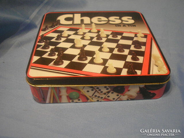 N 40 sakk ritkaság Új fém dobozos  összehajtható kemény táblával bontatlan figurákka l30x30 cm