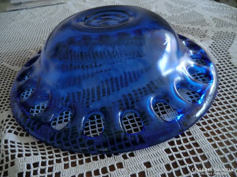 Blue bowl with a uniquely decorated table centerpiece decorated with a diameter of 29 cm