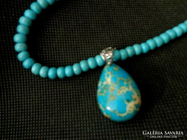 Turquoise necklace with pendant