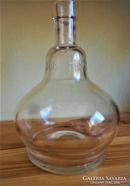 Régi nagy Hobé likőrös üveg (domborfeliratos)