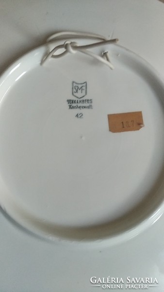 Wonderful majolica plate 24 cm