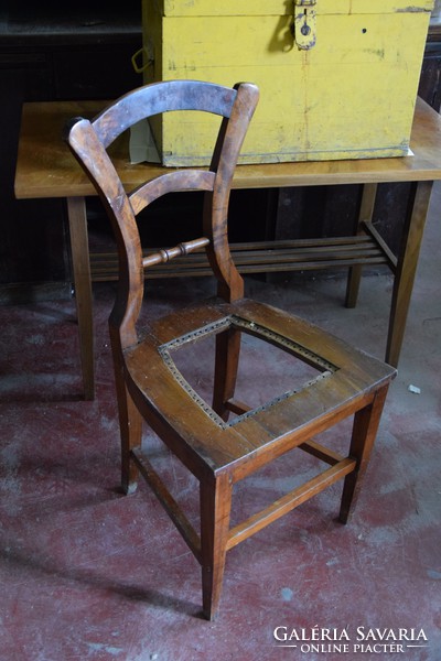 Nagyon szép formájú biedermeier szék