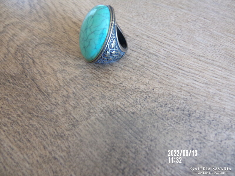 Beautiful ring with turquoise stones