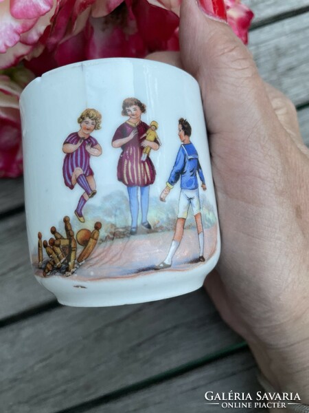 Kuglizó children's tale-patterned porcelain children's mug is damaged