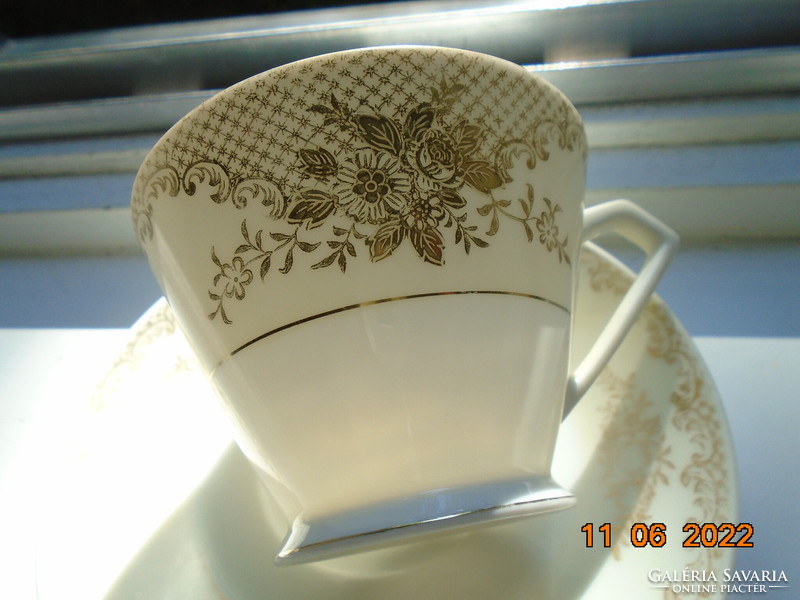 Noritake luxury Japanese porcelain gold brocade floral lattice pattern with cup placemat