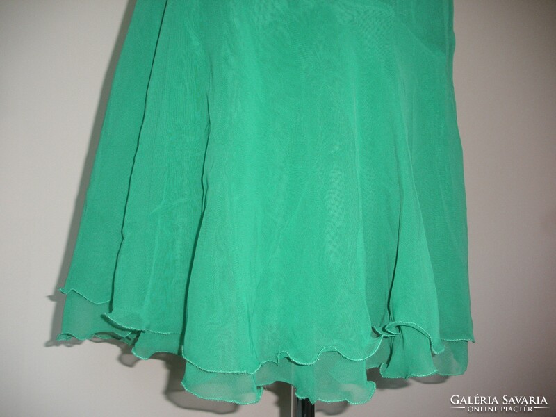 Zöld, gyöngyös ruha, selyem hatású
