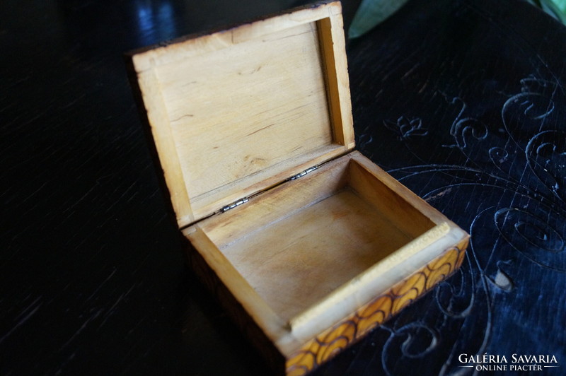 Carved - cigarette holder - wooden box.