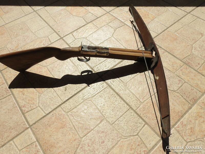 Antique arrow rifle