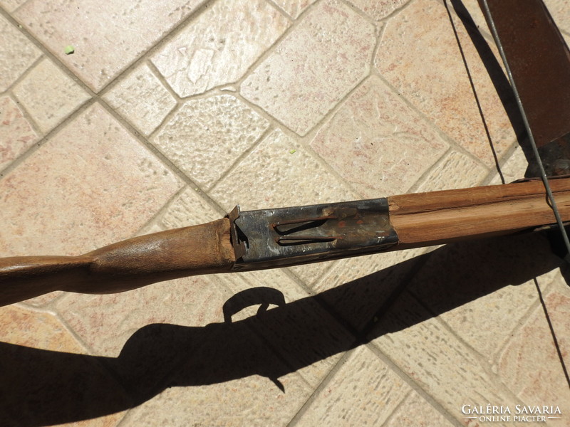 Antique arrow rifle