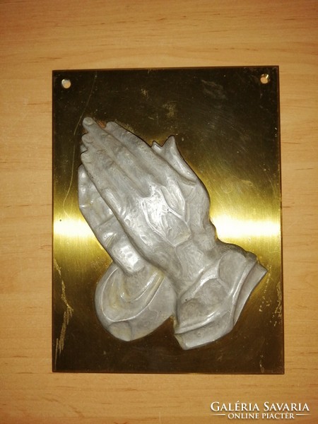 Iparművész fali kép domború imádkozó fém kéz réz táblán 15*20 cm (KV)