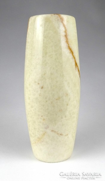 1J422 Régi vajszínű márvány váza virágváza 19.5 cm