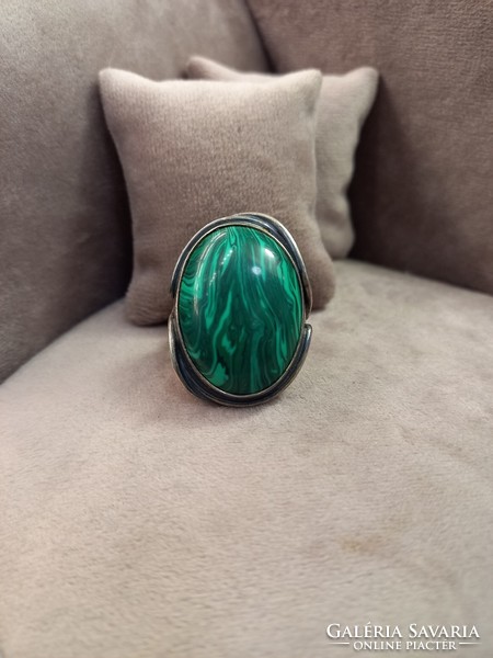 Antique silver ring with malachite stone
