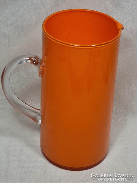 Narancssárga- dupla falú üveg kancsó, jelzés nélkül, ismeretlen műhely munkája, XX.szd második fele