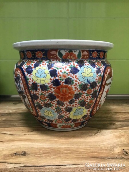 Large Japanese pot