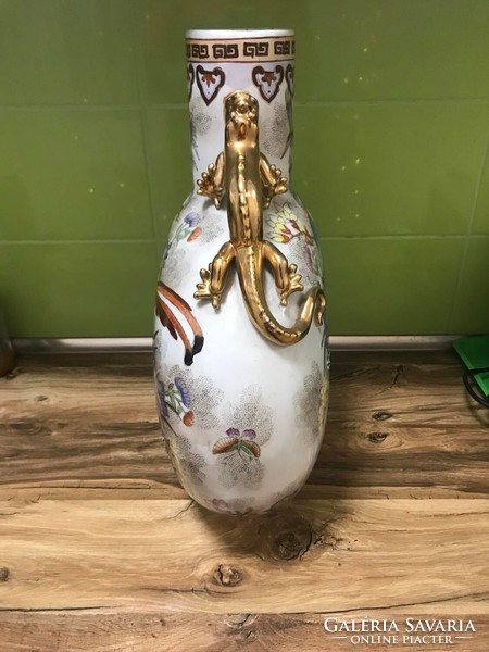 Chinese huge vase