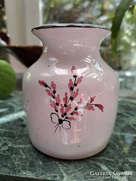 Chunky, small vase