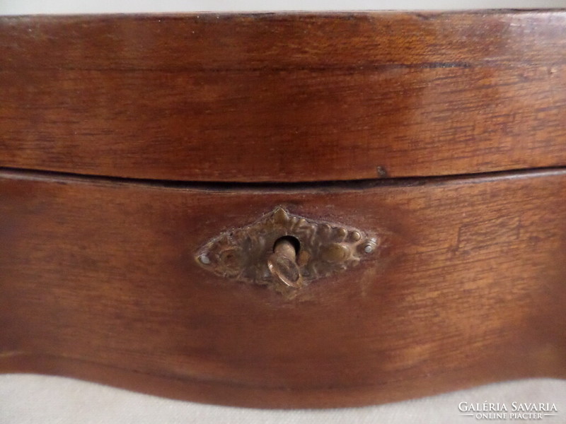 Inlaid wooden box / jewelry box