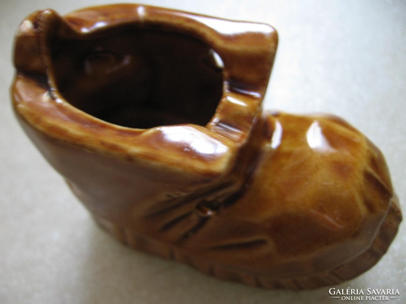Porcelán cipő, bakancs váza