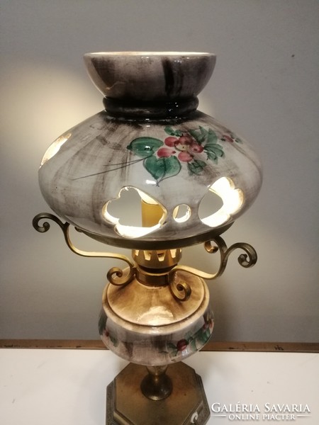 Ceramic table lamp bedside lamp. Negotiable !!