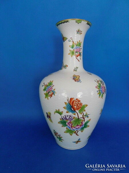 Herend Victoria's giant vase